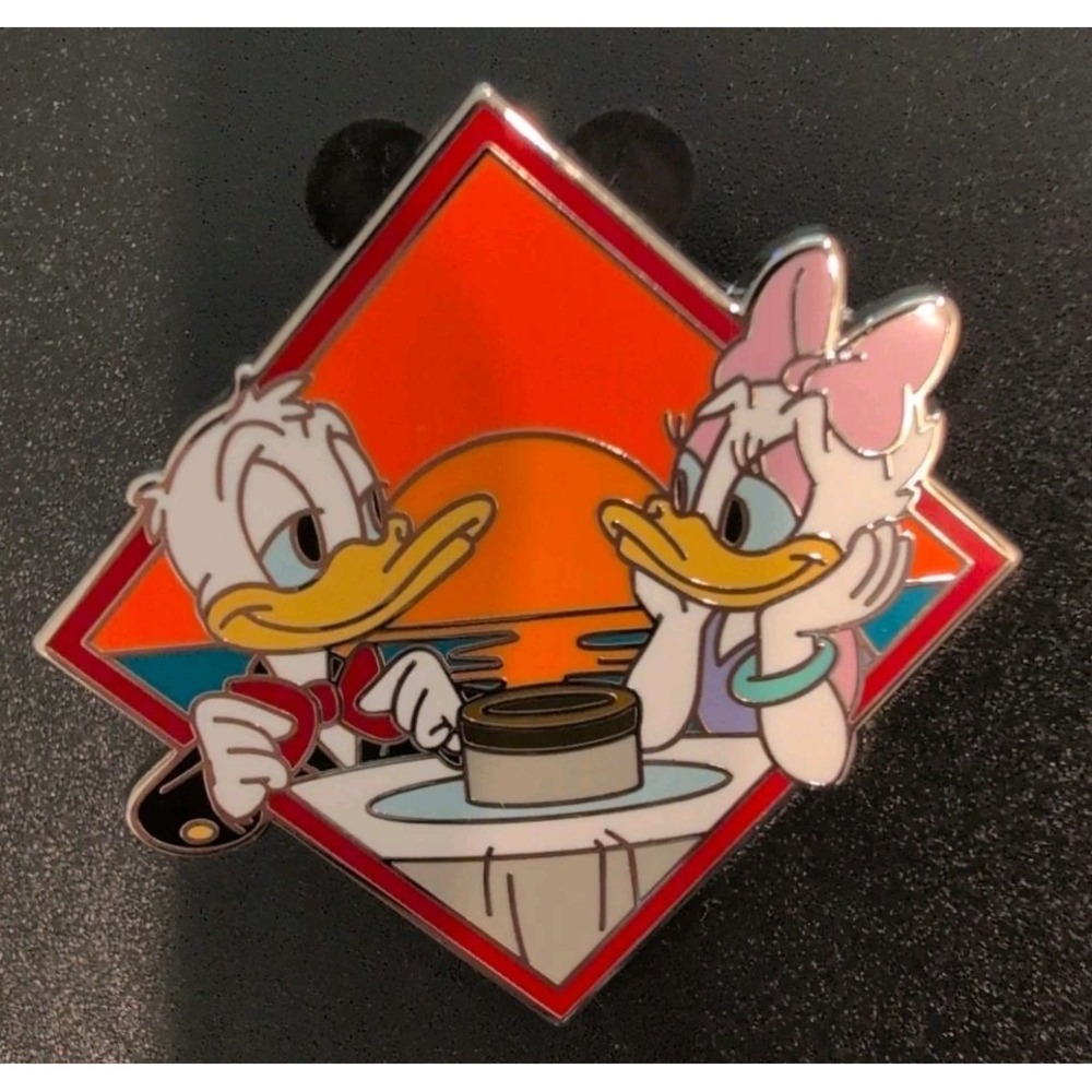 2026 Disney Cruise Line Snacks Food Mystery Disney Pin DONALD & DAISY DUCK H4